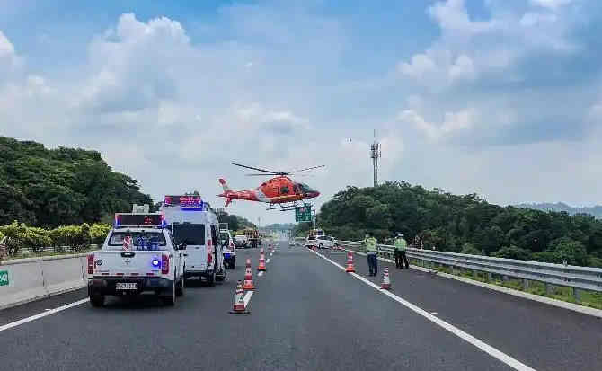 八步区高速公路汽车救援案例